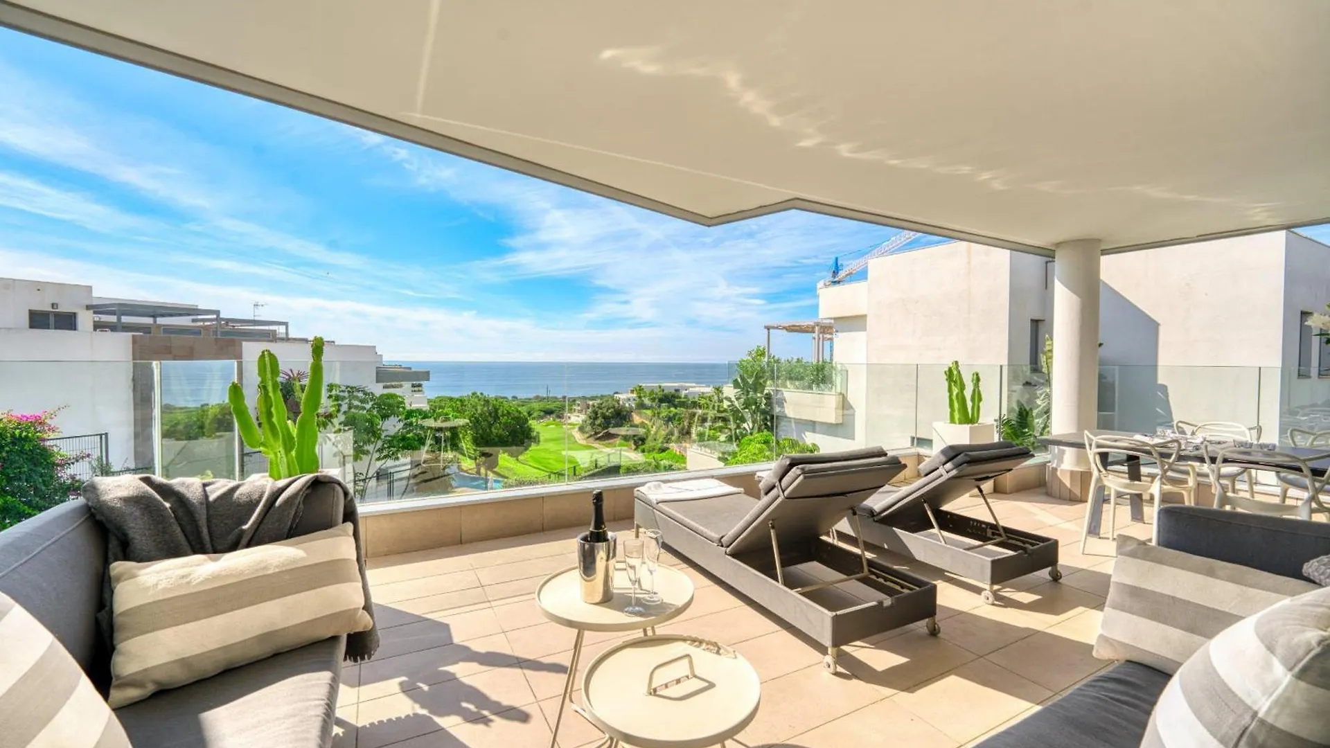 3070 Cabopino Luxury Apartment Marbella