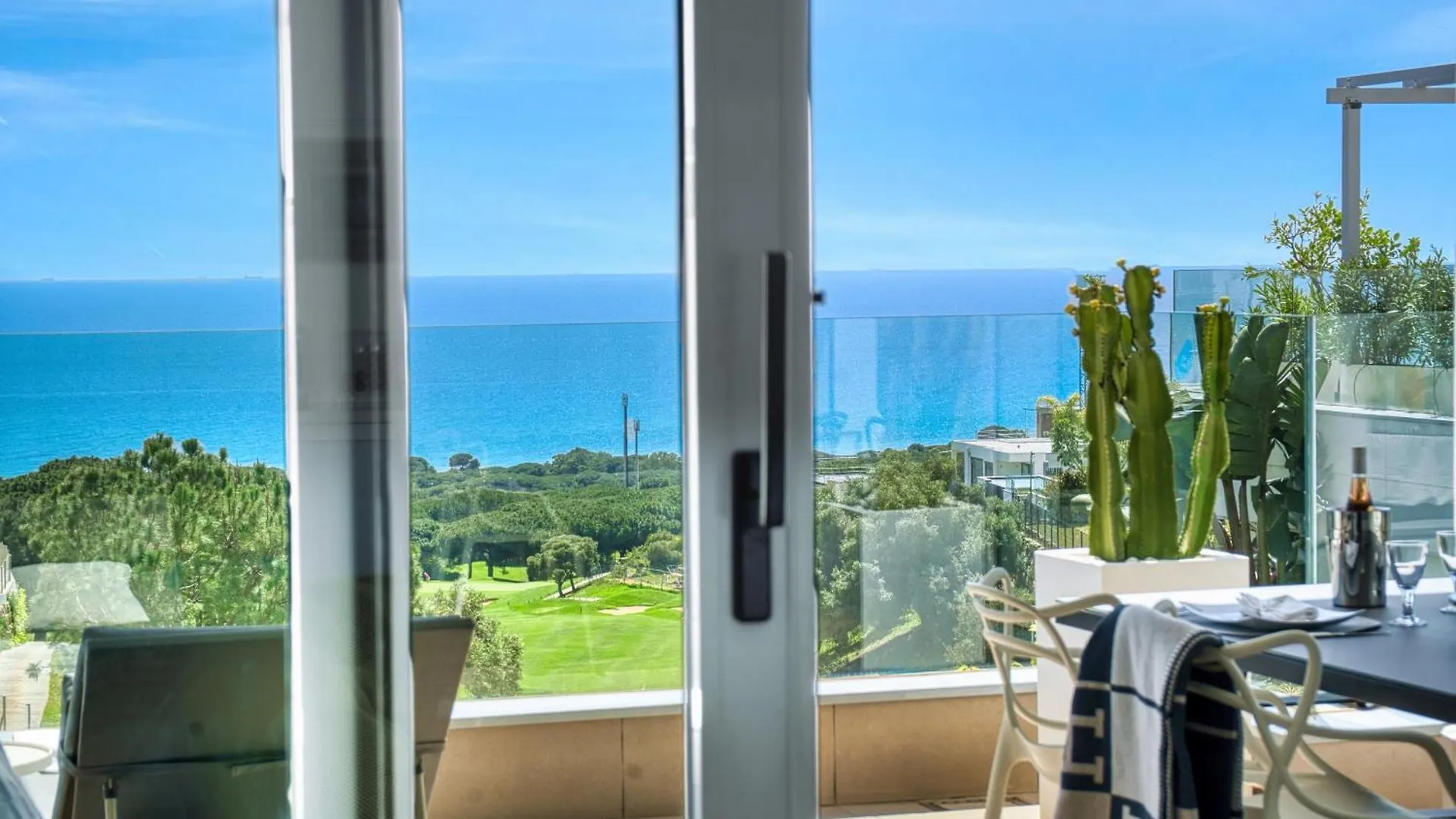 3070 Cabopino Luxury Apartment Marbella